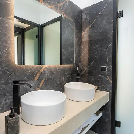 Mellamare Luxury Athánion